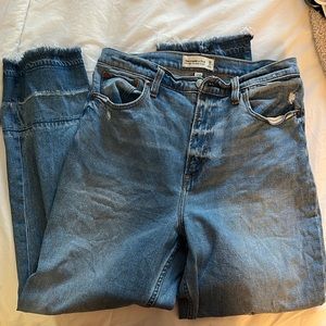 Abercombie & Fitch Ultra High Rise Ankle Straight Jean